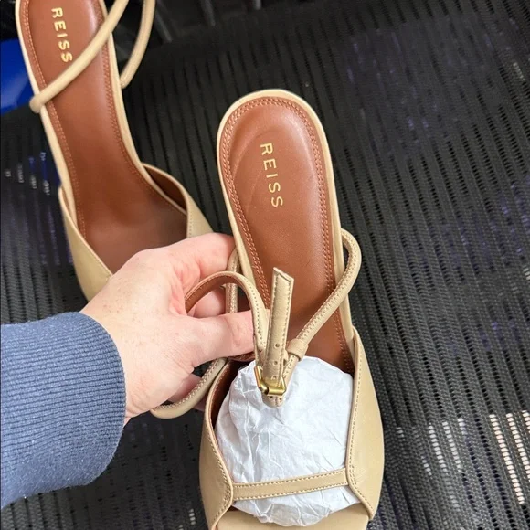 Reiss Brand new/never worn Tan Women's Heels - Picture 3 of 5